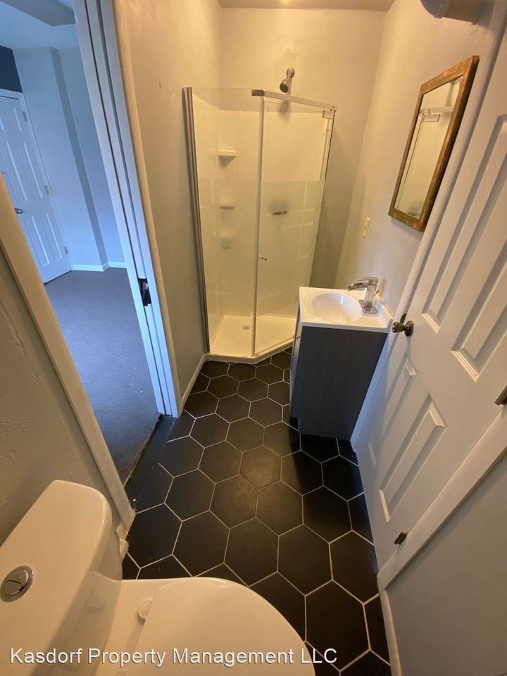 6014 W Lincoln Ave - Photo 2 of 7