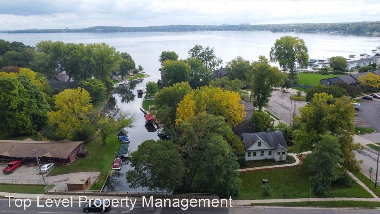 2829 Dewey Ct - Photo 3 of 32