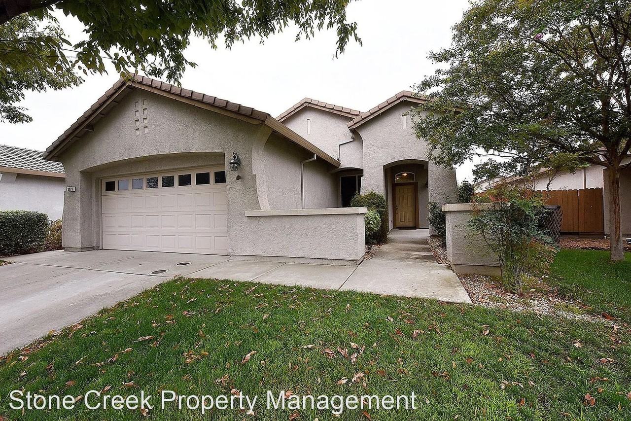 3220 Balada Way - Photo 2 of 15