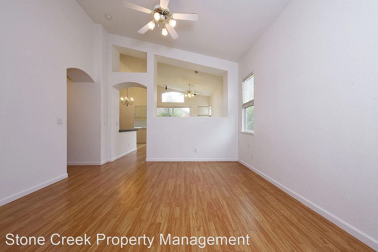 3220 Balada Way - Photo 3 of 15