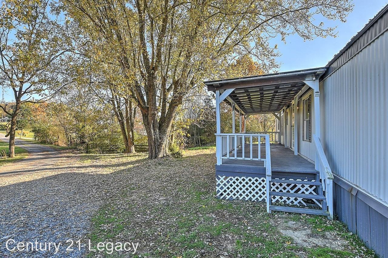 115 Greenway Ln - Photo 2 of 24