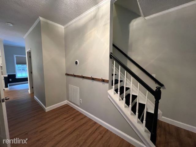 4409 Laurel Run Dr - Photo 3 of 32