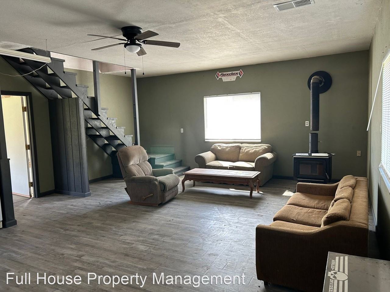 31196 Meadowlark Ln - Photo 2 of 6