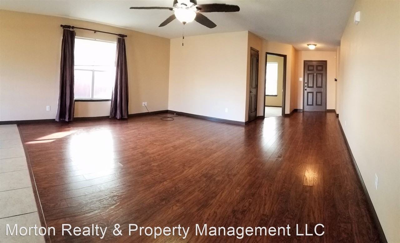 5705 Valley Stream Way - Photo 3 of 14