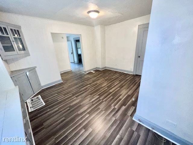 1111 S Leslie St - Photo 3 of 8