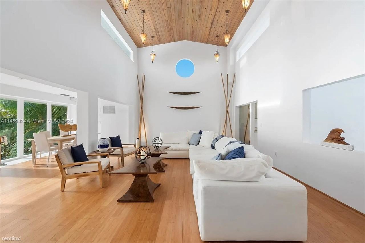 60 Ocean Front Dr #N - Photo 3 of 20