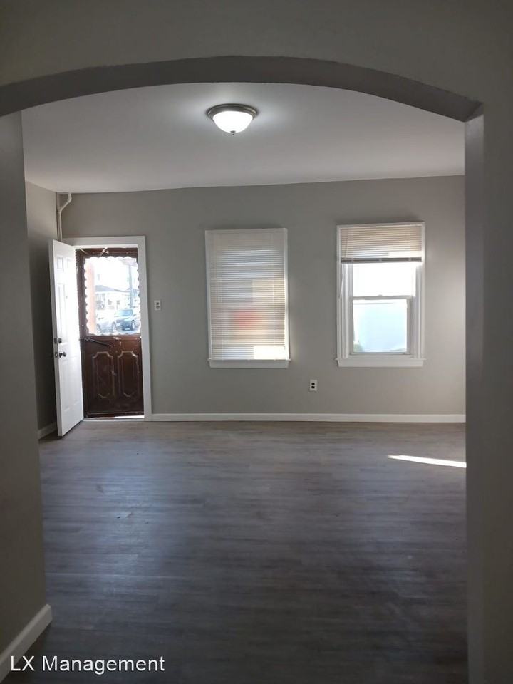 46 W. Monroe St. - Photo 2 of 15