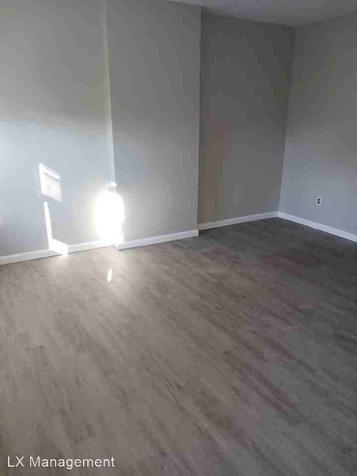 46 W. Monroe St. - Photo 3 of 15