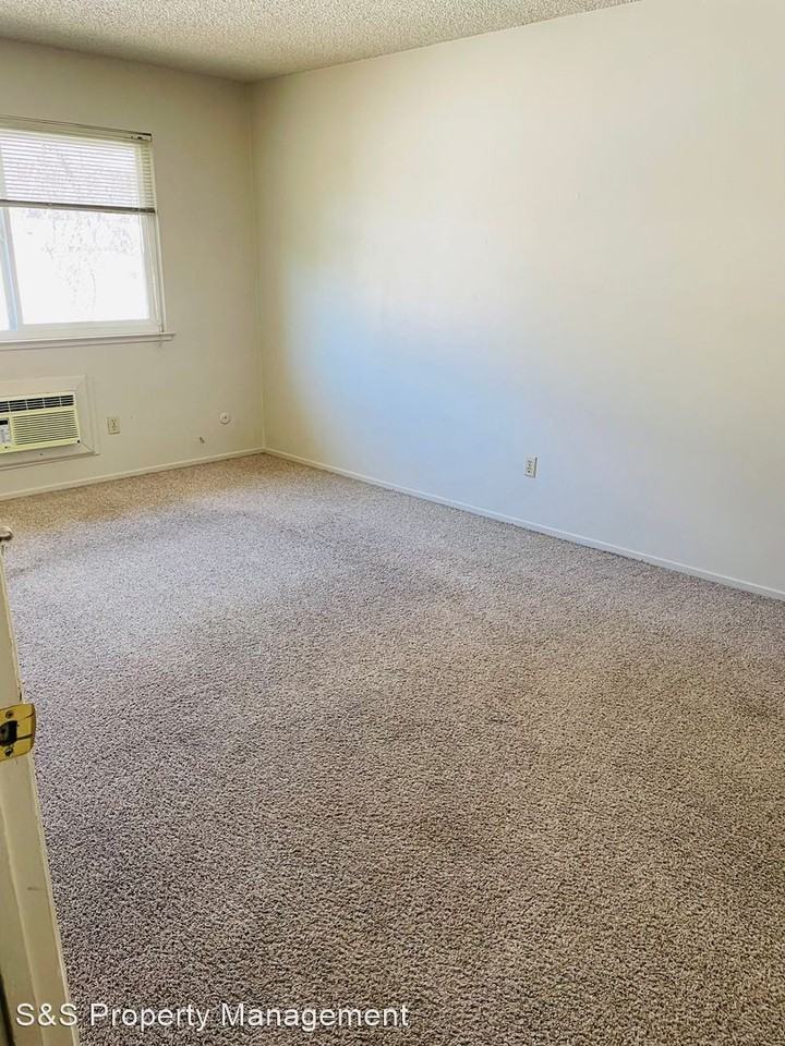 904 Dornajo Way - Photo 3 of 7