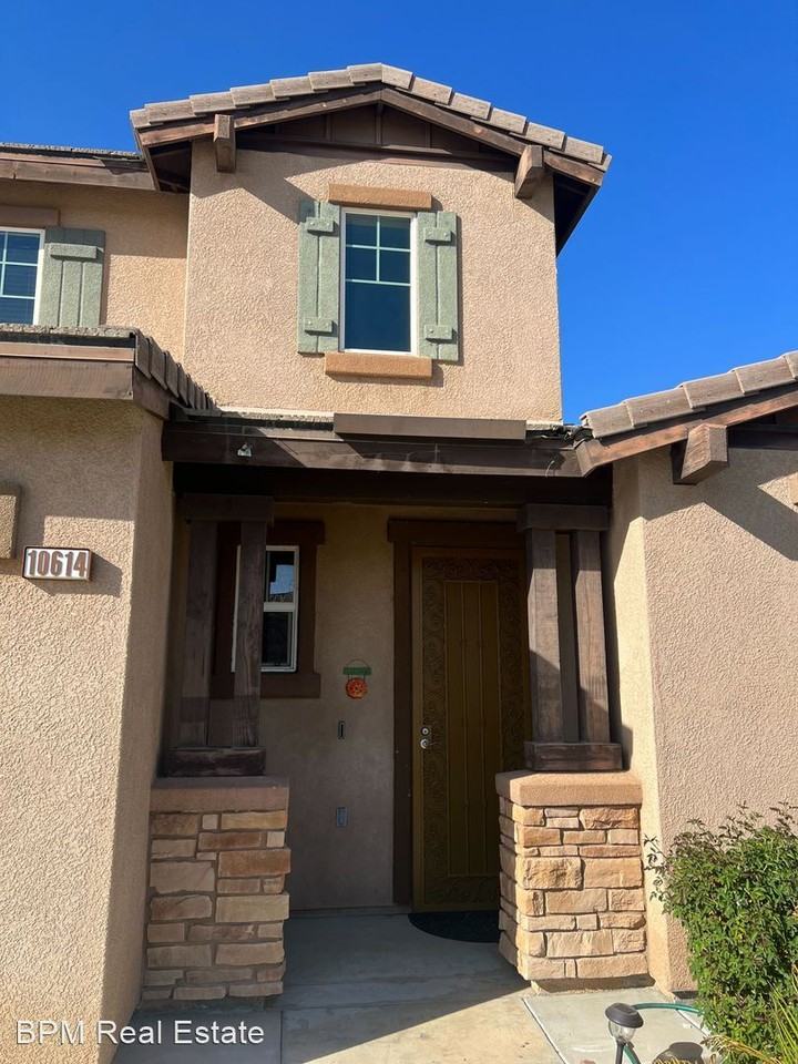 10614 Pointe Royal Dr - Photo 2 of 19