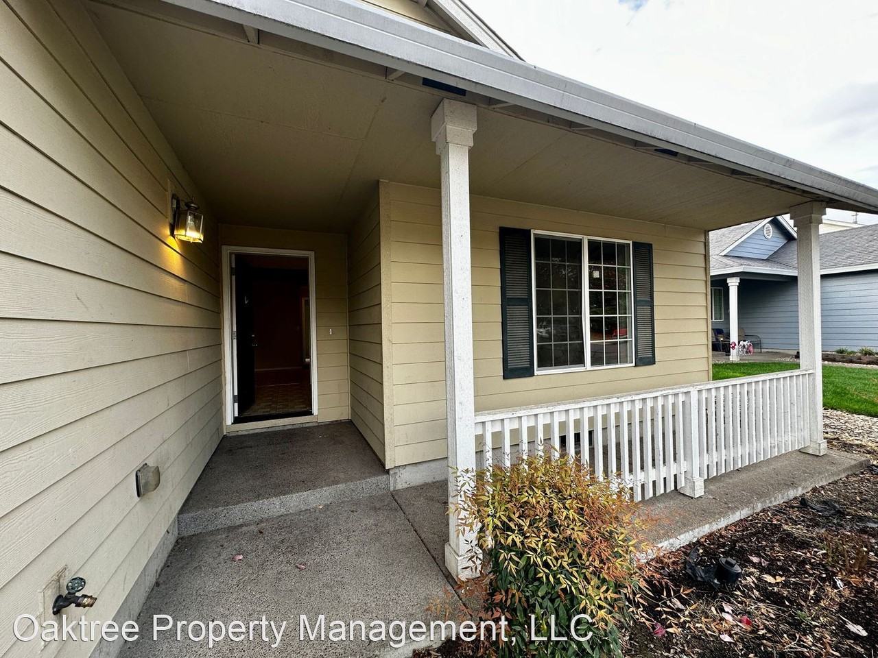 1352 Ridgeview St - Photo 2 of 16