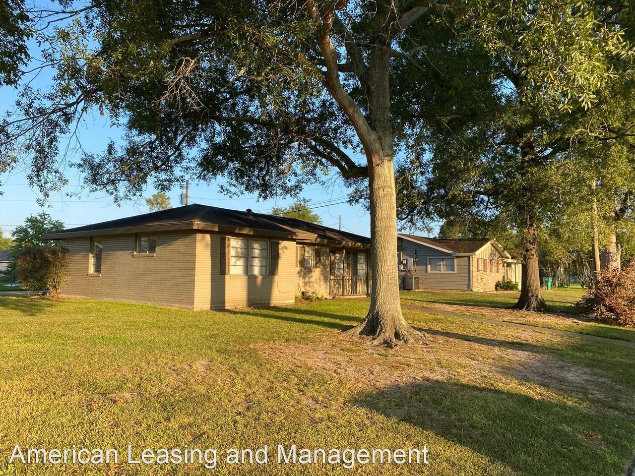3901 Beverly Ave - Photo 2 of 12