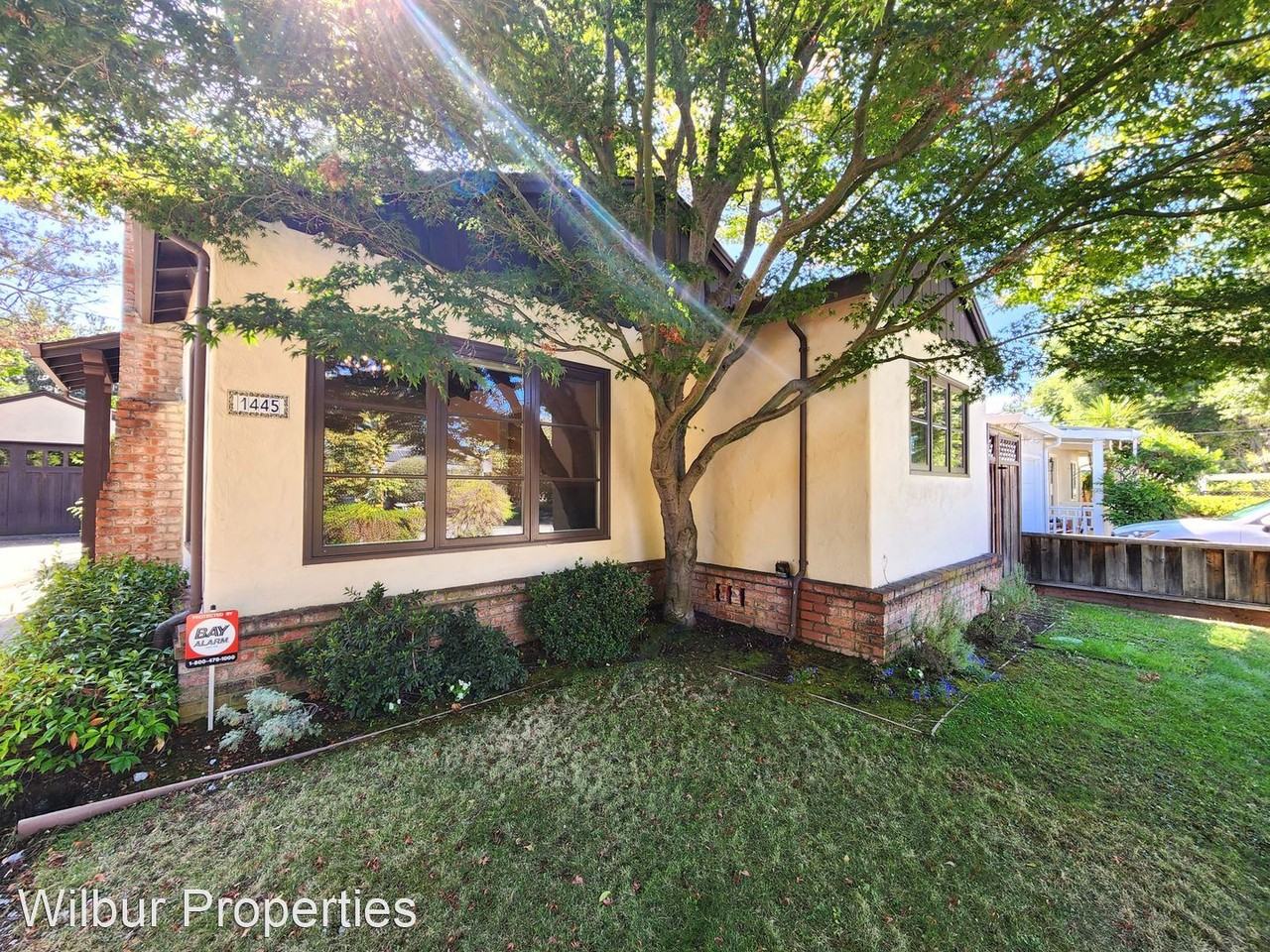 1445 Mercy St - Photo 2 of 37