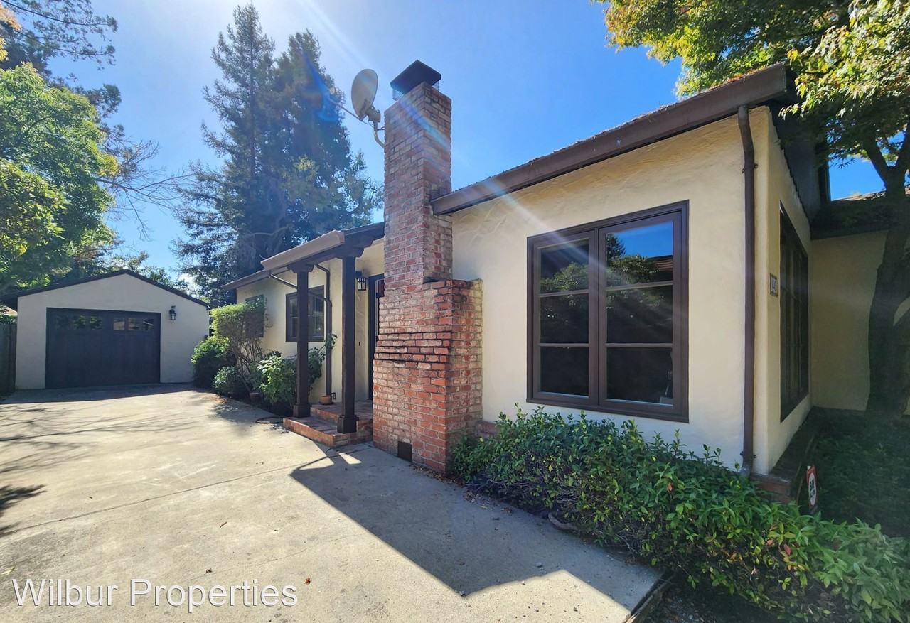 1445 Mercy St - Photo 3 of 37