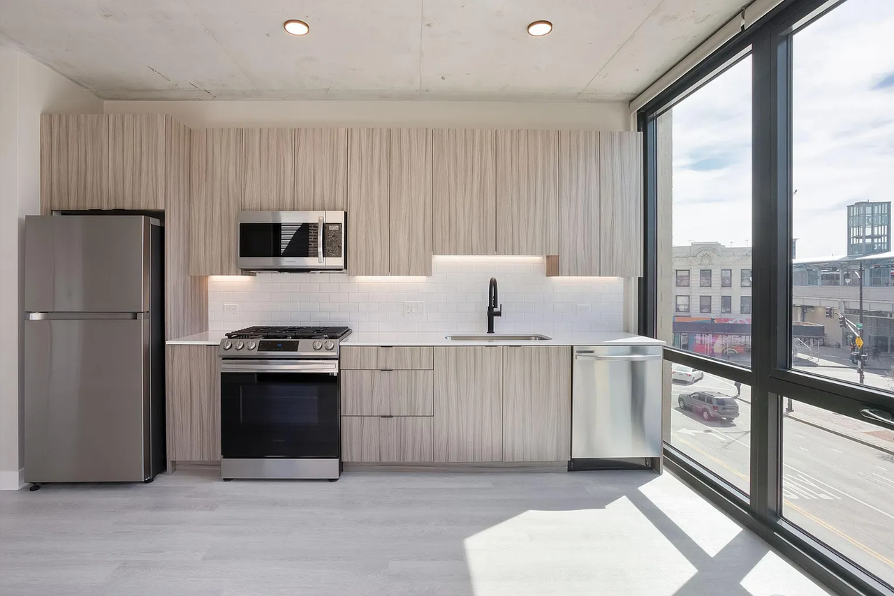 4621 N Broadway St #828 - Photo 7 of 32