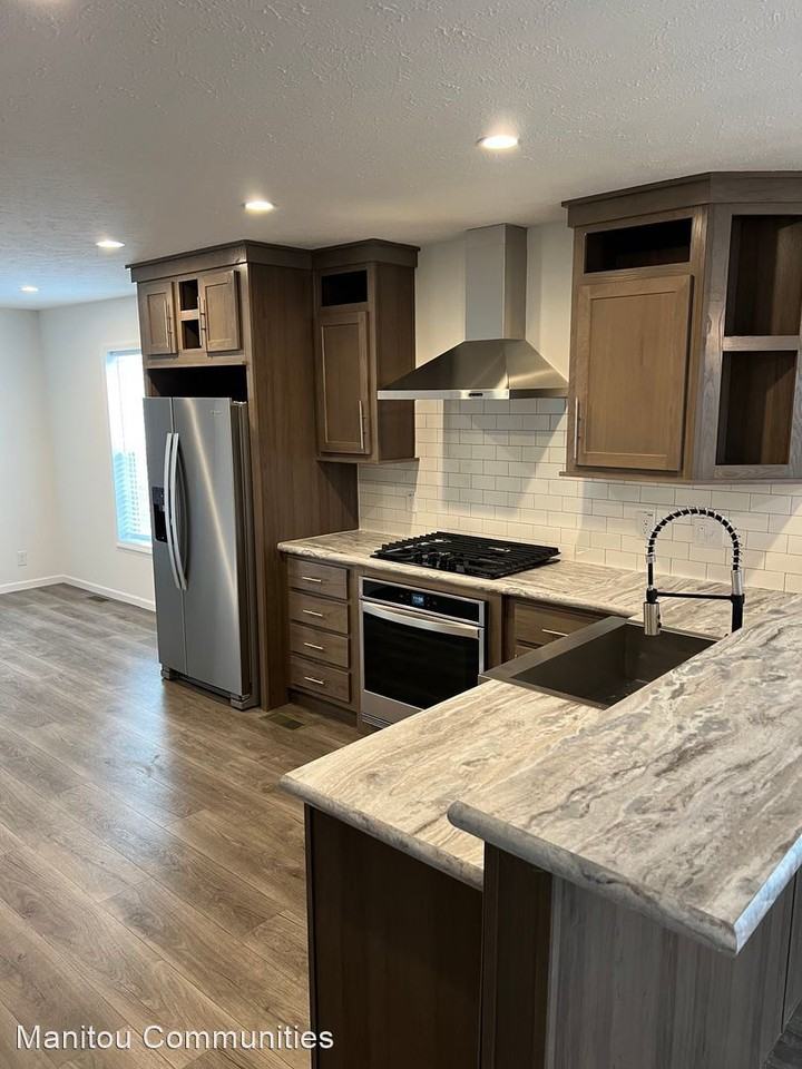 1283 E Ellis Rd - Photo 3 of 13