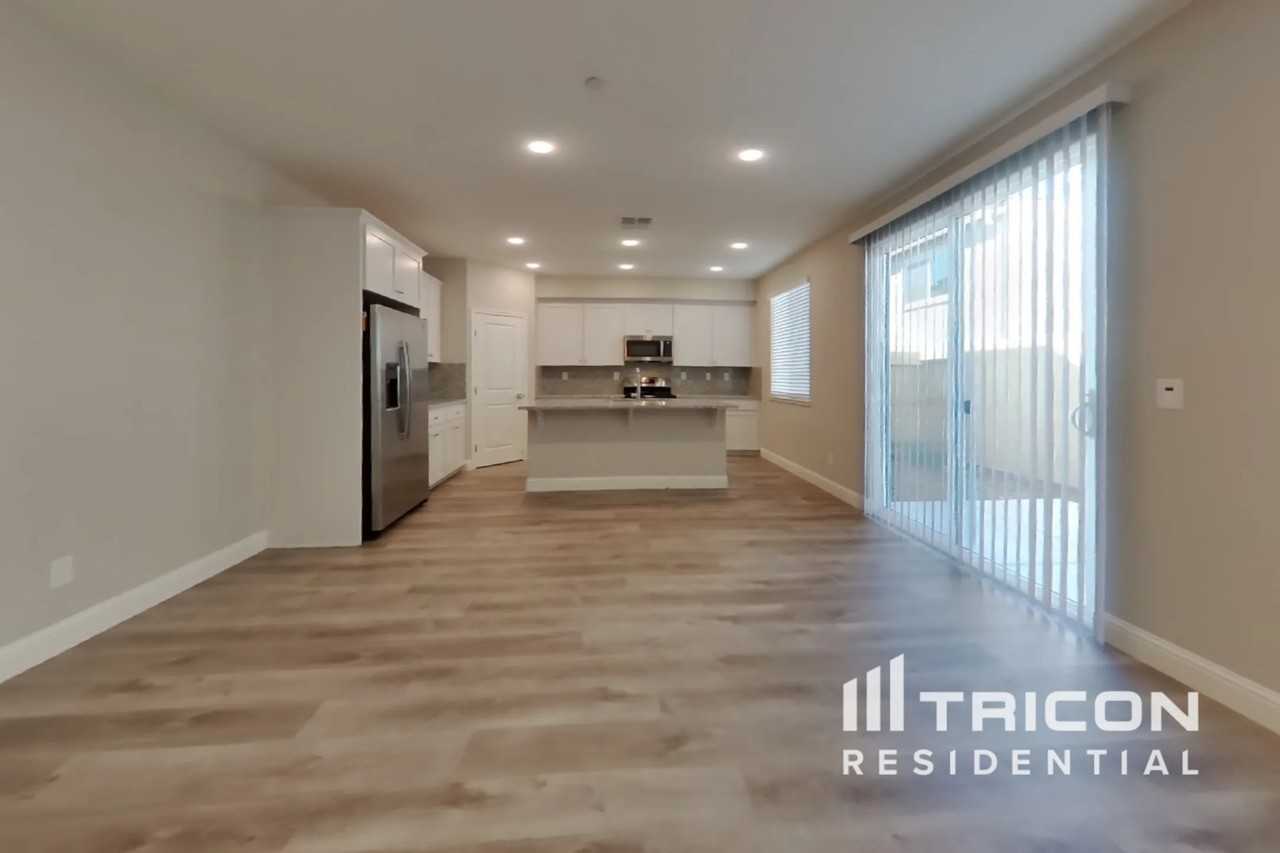 2610 Littleton Ln - Photo 3 of 21