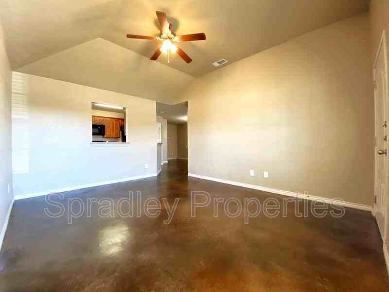 4832A Deep Dr - Photo 2 of 9