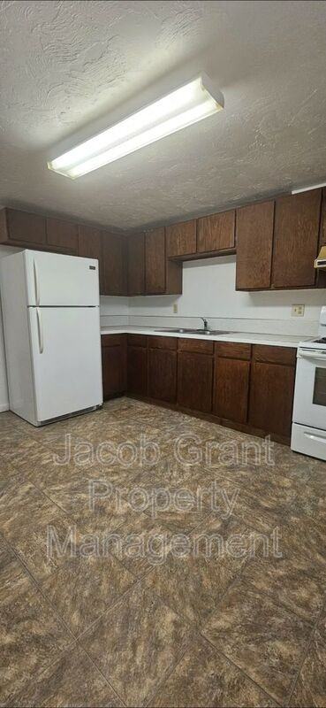 1340 Paul St #4 - Photo 4 of 8