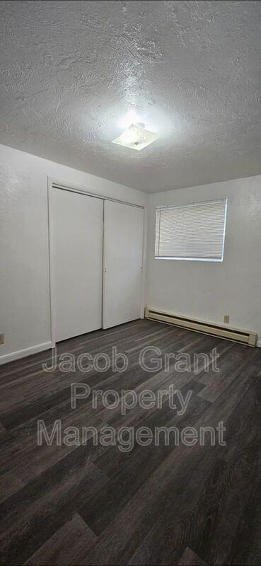1340 Paul St #4 - Photo 7 of 8