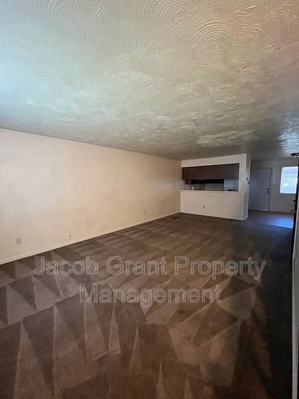 735 Whittier St #735 - Photo 3 of 12