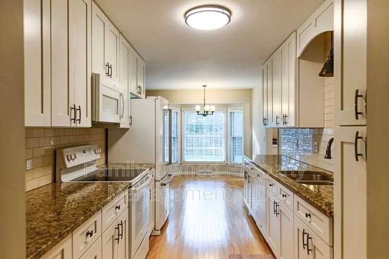 122 Botany Bay Blvd - Photo 3 of 28