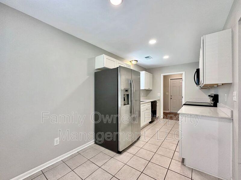 203 Pebble Creek Rd - Photo 5 of 27