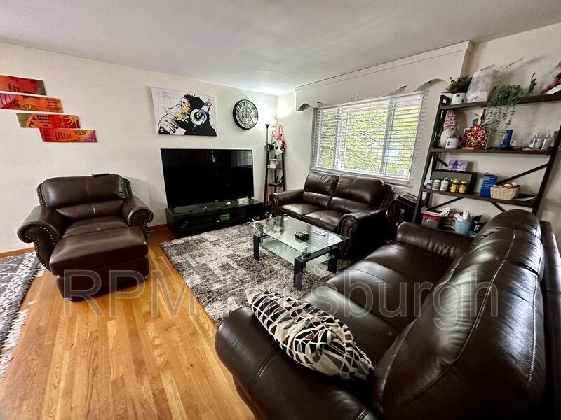 3911 Beechwood Blvd - Photo 2 of 16