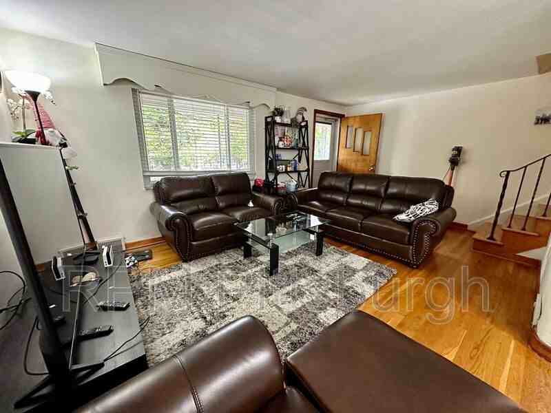 3911 Beechwood Blvd - Photo 3 of 16