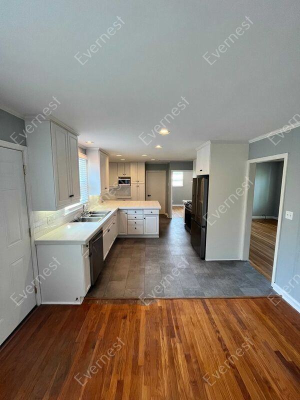 4908 Timberhill Dr - Photo 3 of 37