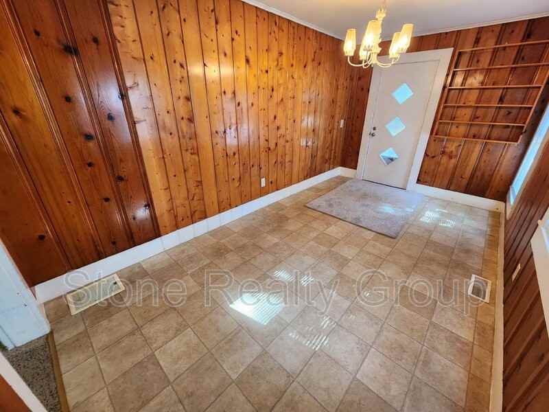 1700 N 16th St - Photo 2 of 11