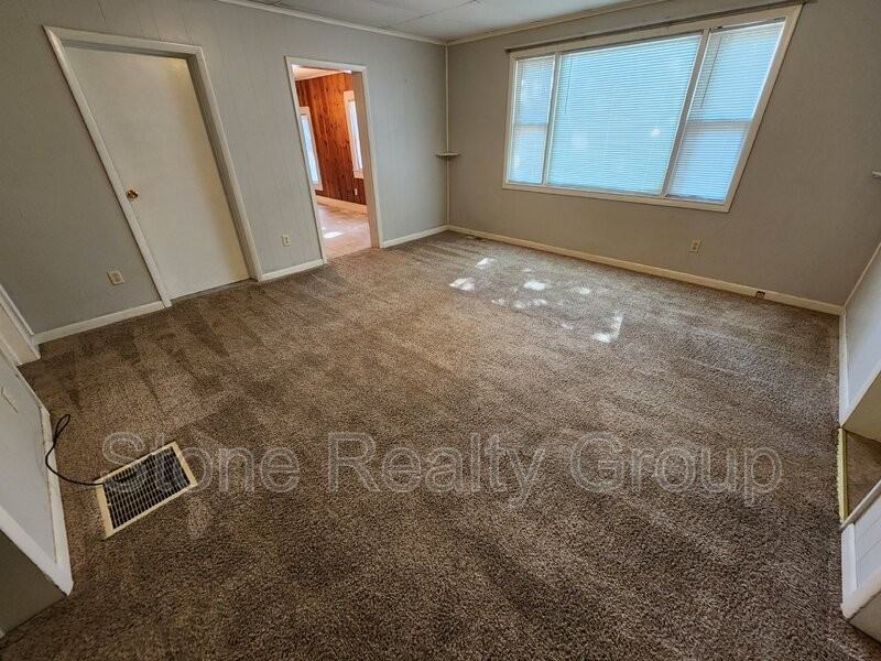 1700 N 16th St - Photo 3 of 11