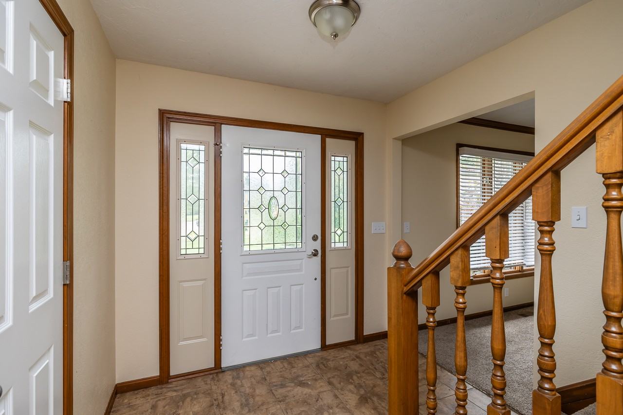 15030 Waterford Dr - Photo 3 of 28