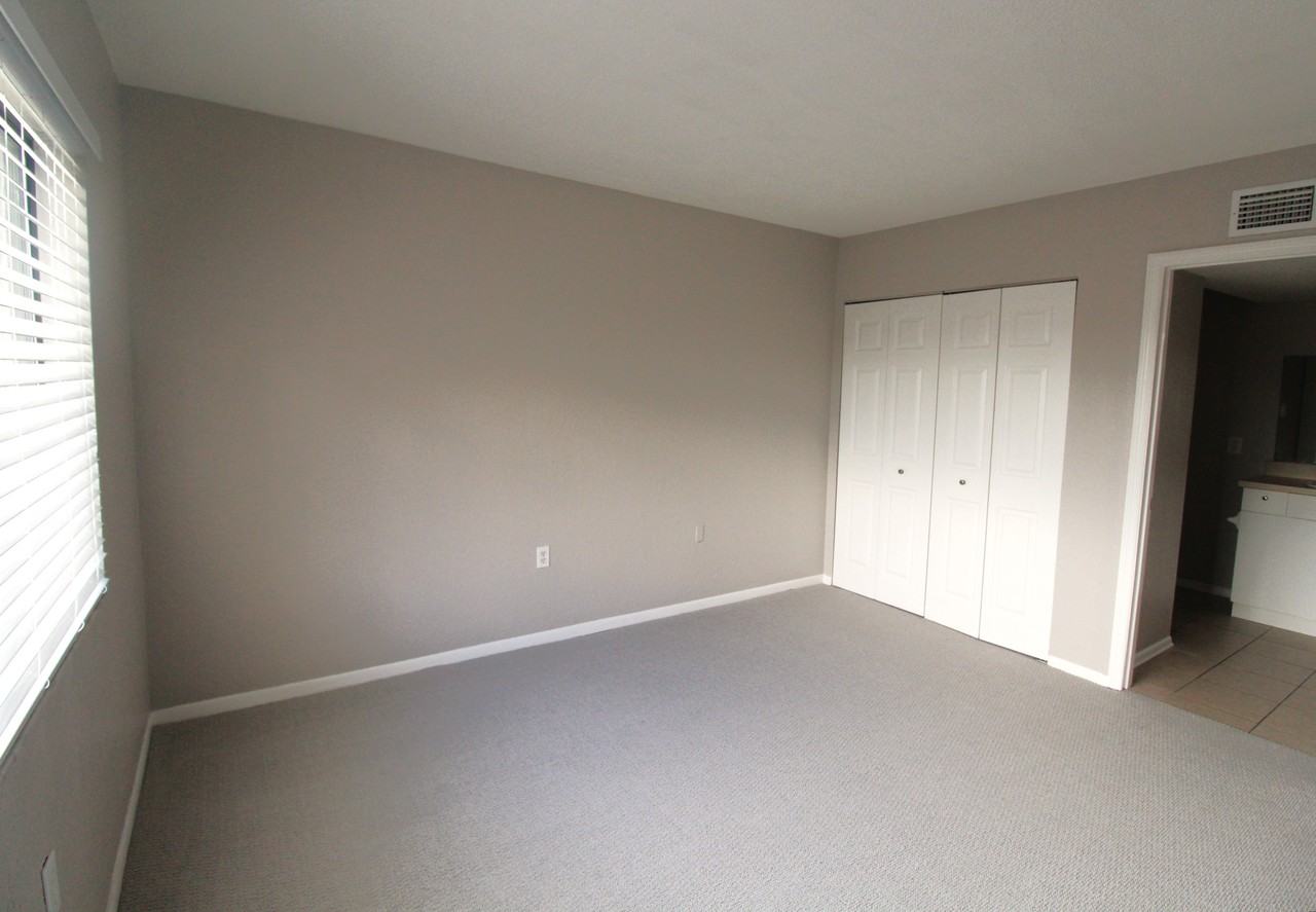 5310 26th St W #405 - Photo 5 of 14