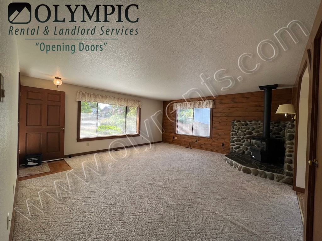 2220 27th Court Northeast - Photo 3 of 14