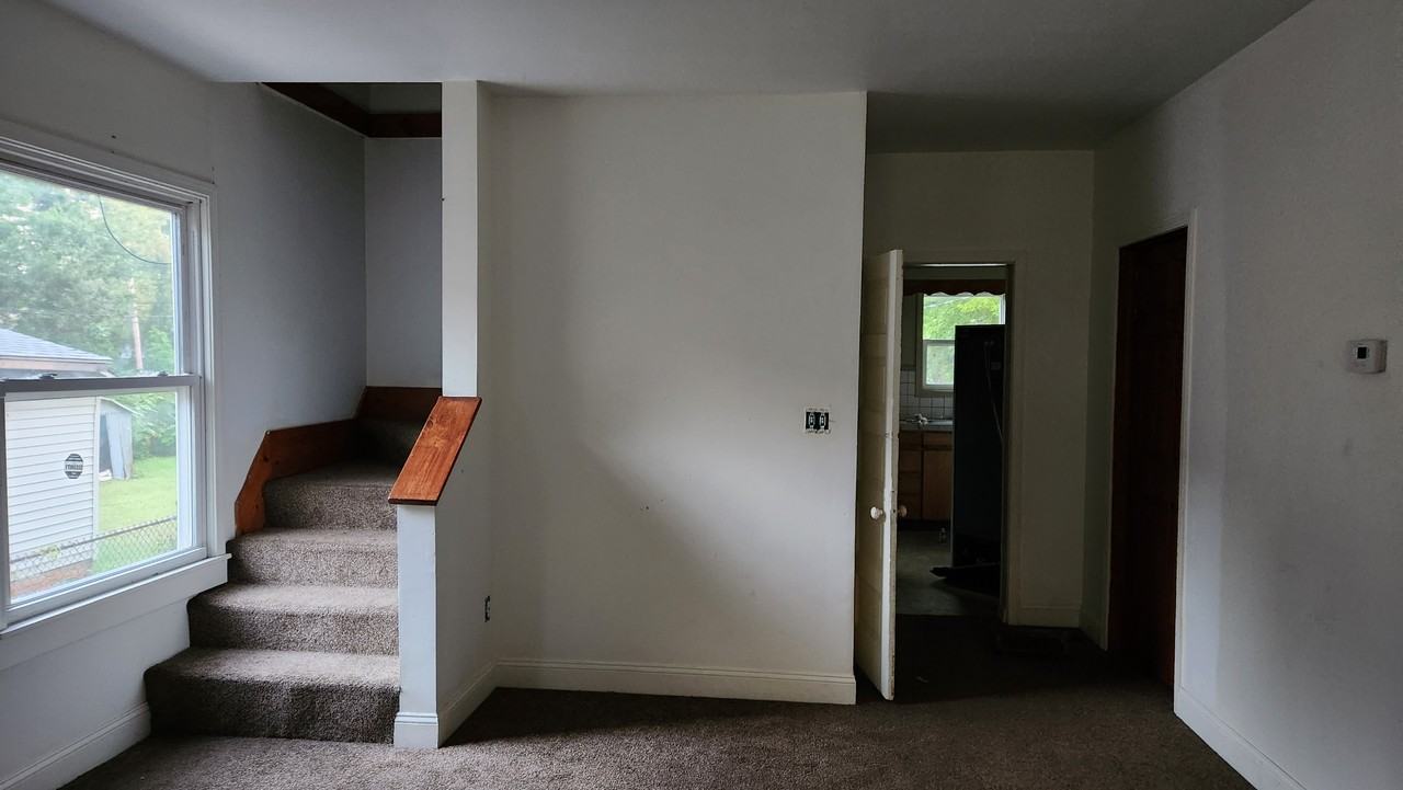 1836 E Prairie St - Photo 2 of 9