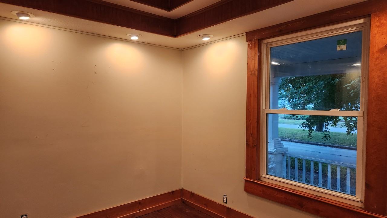 1836 E Prairie St - Photo 3 of 9