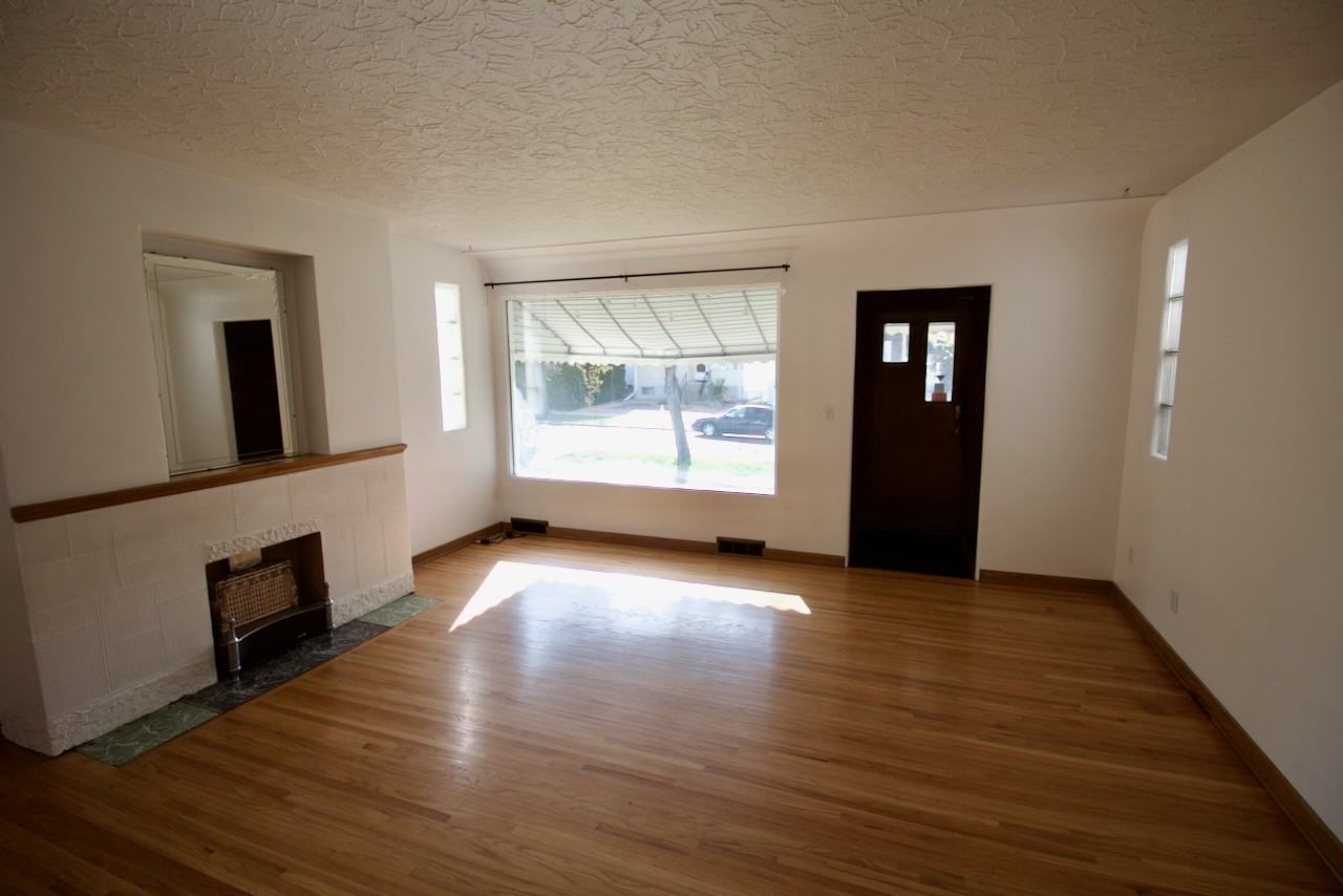 10922 75 Ave Nw Uppr - Photo 2 of 23