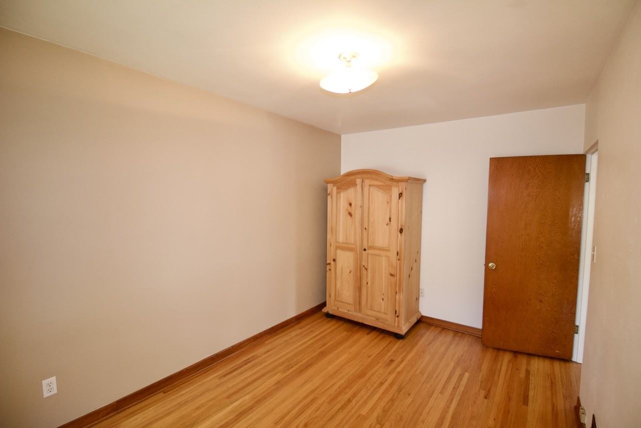 10922 75 Ave Nw Uppr - Photo 6 of 23