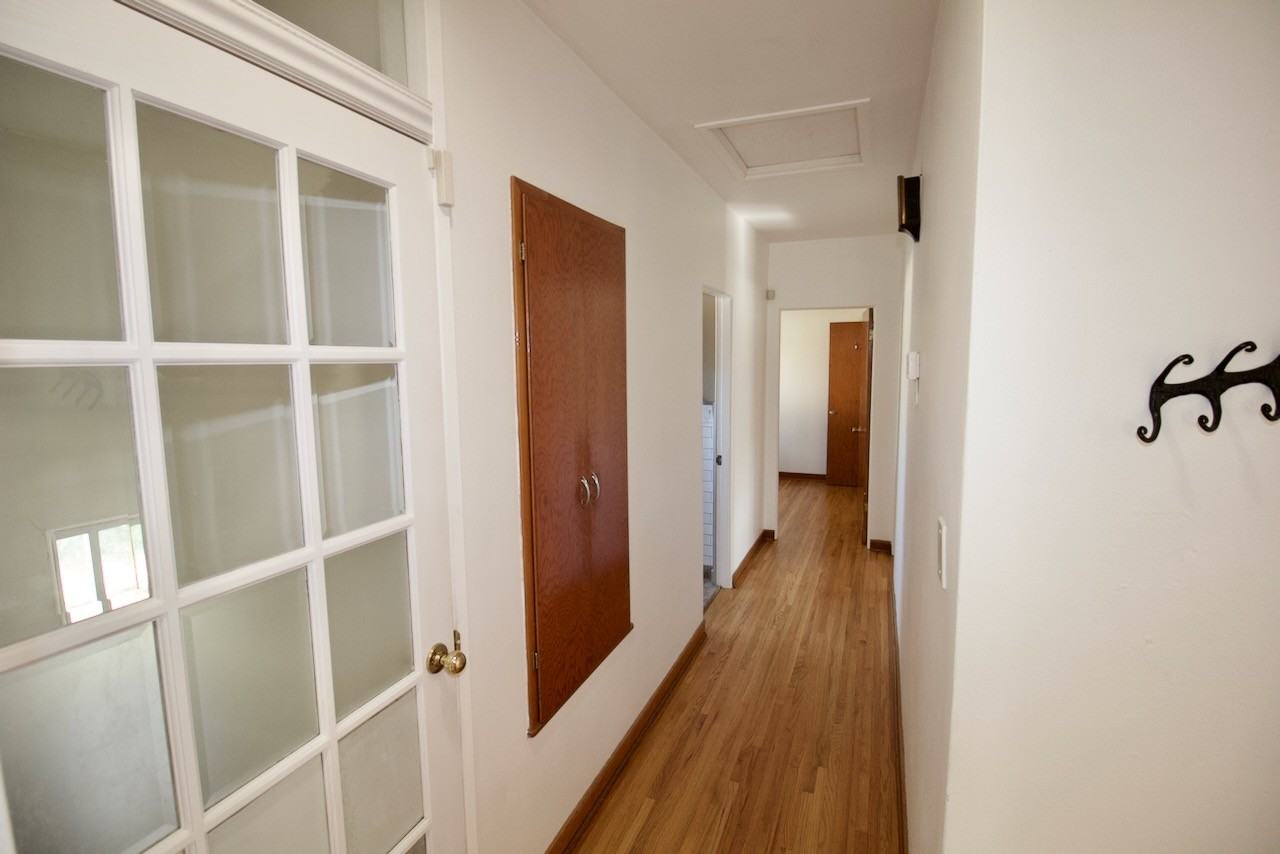 10922 75 Ave Nw Uppr - Photo 7 of 23