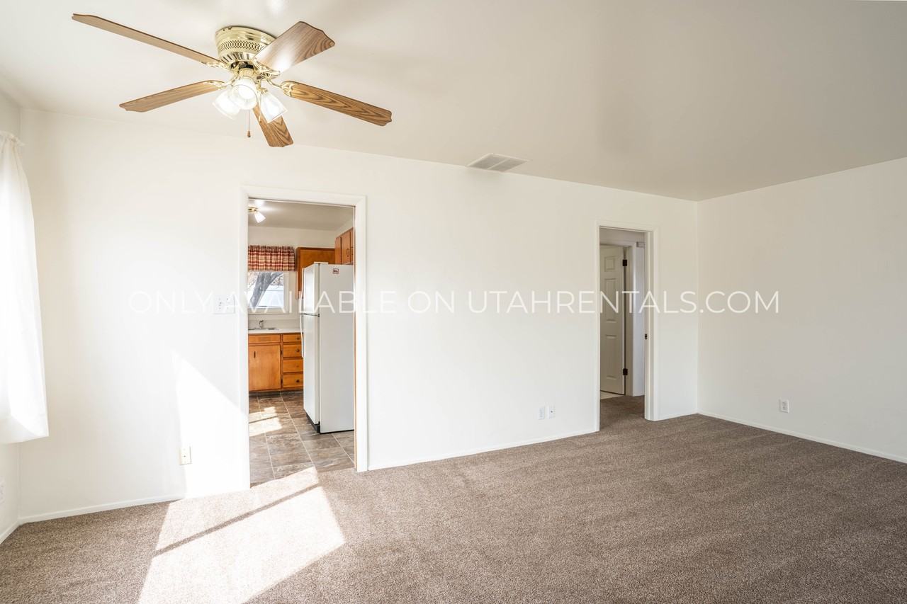 744 En - Photo 2 of 12
