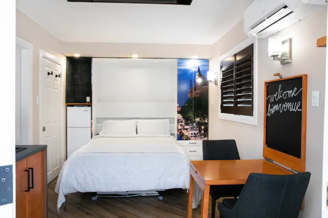 2219 Melfort Street, Ottawa, ON K1G 1H6 Studio Apartment for 1,200