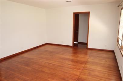 4424 Clermont Ave - Photo 2 of 16