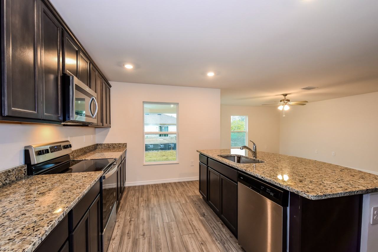 880 Youngreen Dr - Photo 6 of 19