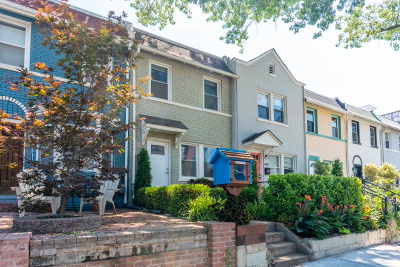 1139 3rd St Ne - Photo 3 of 44