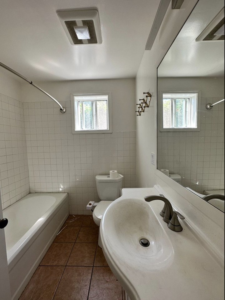 1039 Channing Way #1039 1/2 - Photo 3 of 14