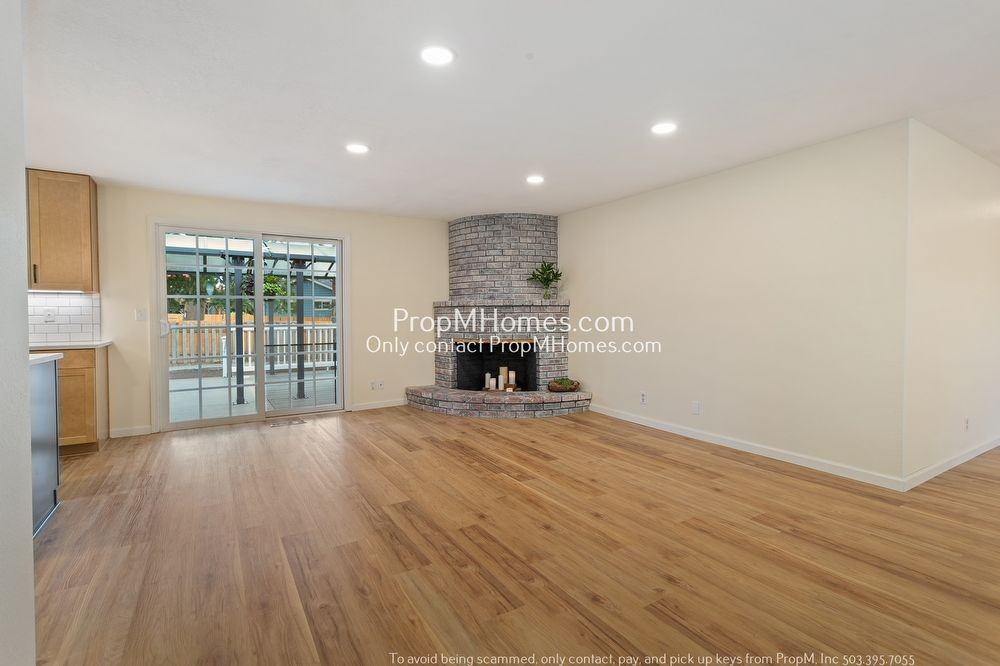 240 Amanda Ct - Photo 3 of 41