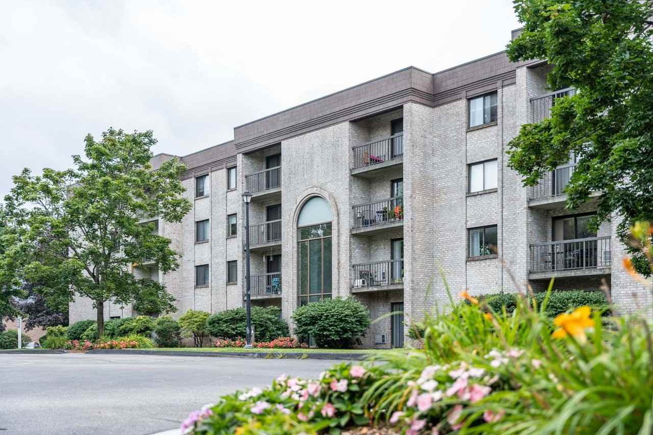 Shrewsbury Commons - Photo 3 of 34