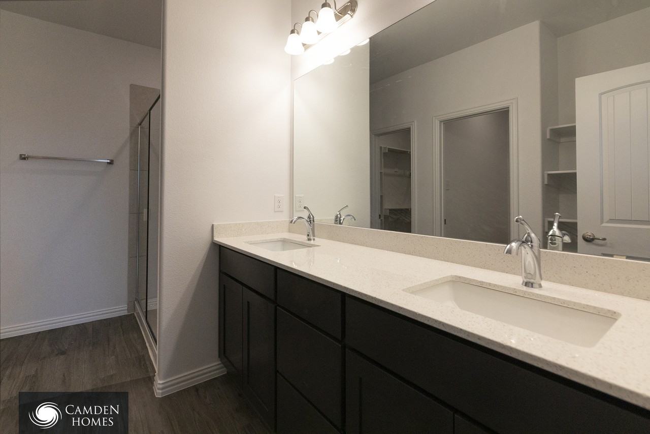 2752 William St - Photo 7 of 11