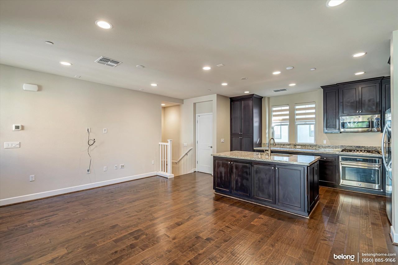 389 Basswood Cmn #10 - Photo 7 of 40